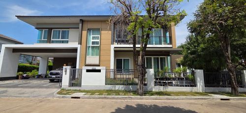 Corner house 109.8 sq m, 4 bedrooms, 4 bathrooms, 2-story detached house, Laddarom Bangna, near Mega Bangna.