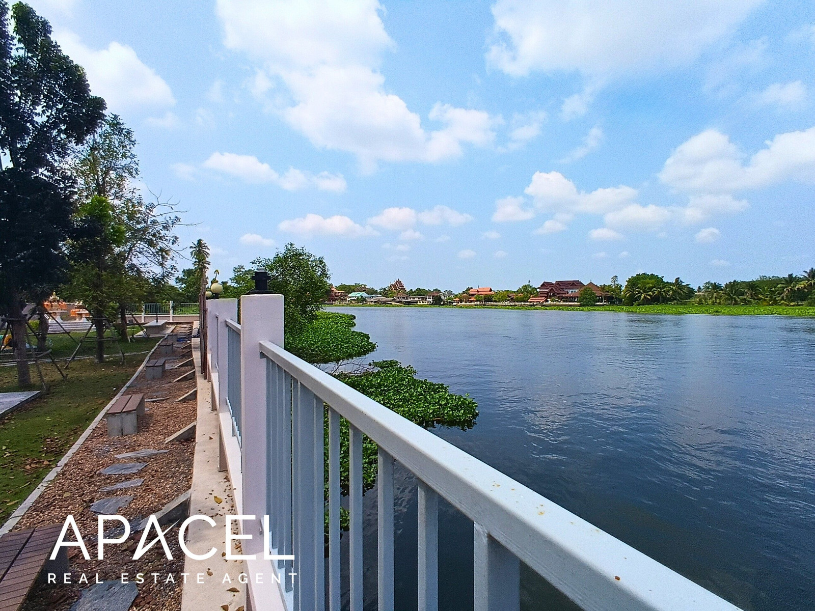 [For sale] semi-detached house, detached house Along the Tha Chin River 🌿 Nichakorn Village, Tha Mai 1 (red bricks throughout), angelic condition, 3 years old, ready to move in!