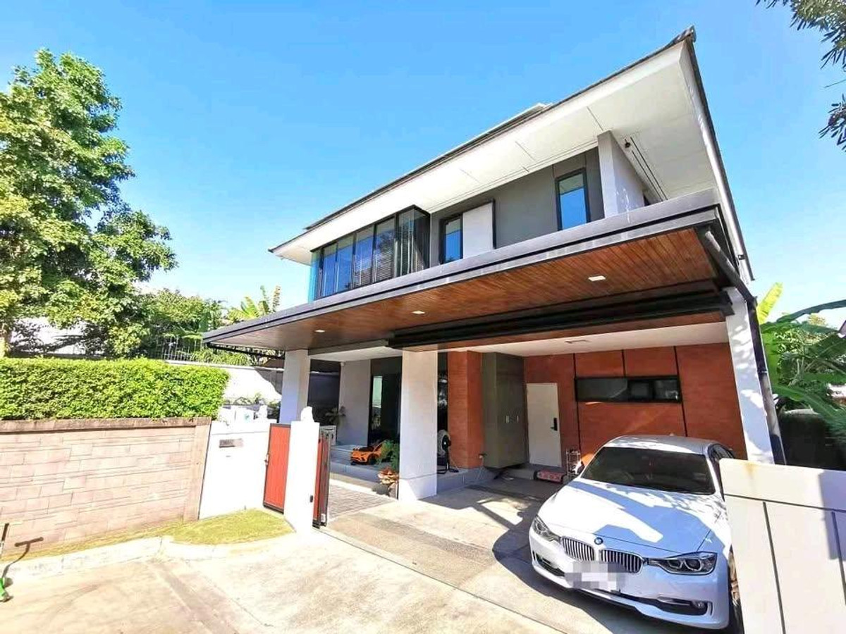 Single house for rent, Setthasiri Village, Charan Pinklao, 4 bedrooms, 3 bathrooms.
Parking for 2 cars