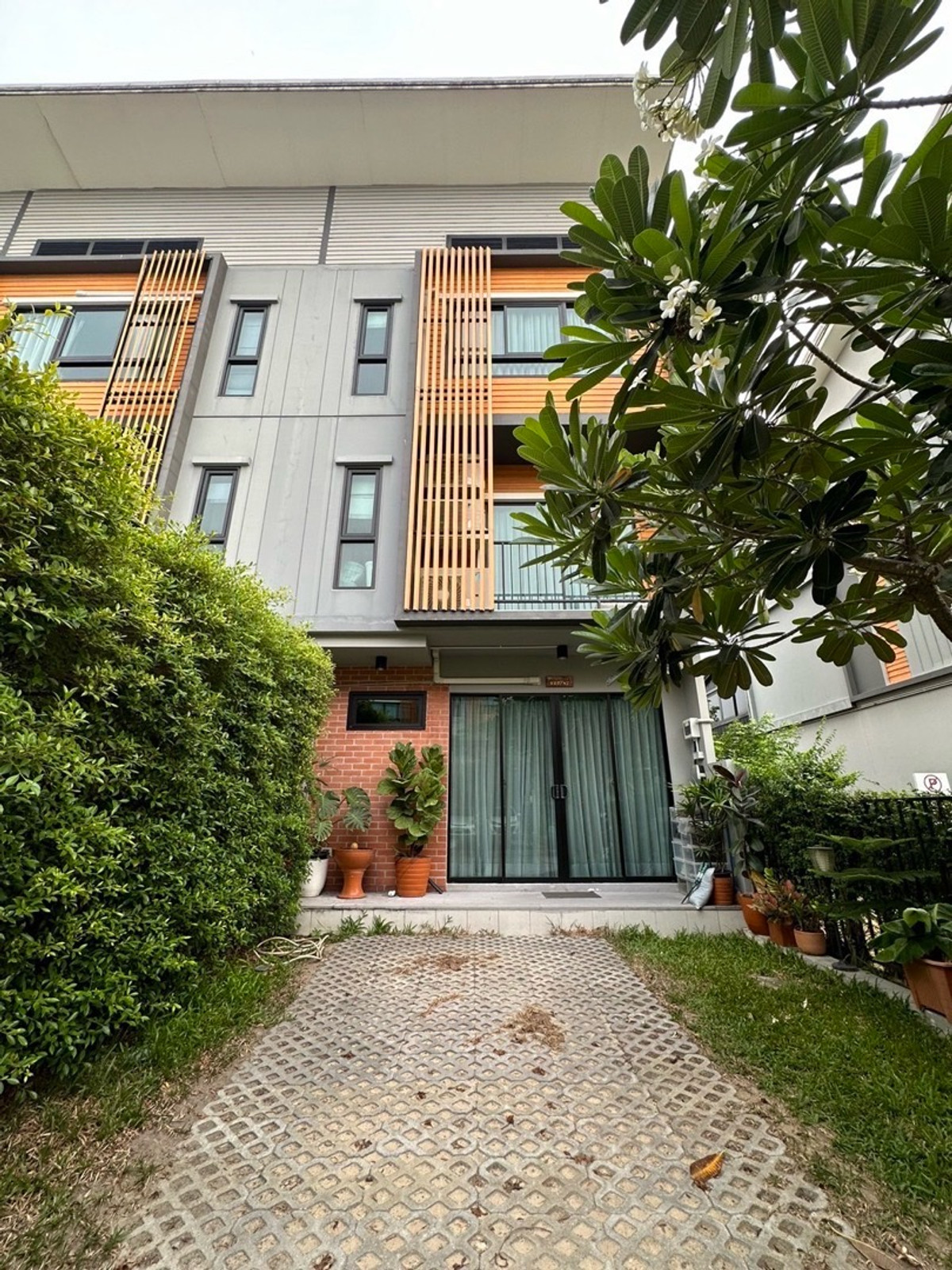 🔥 ขาย/เช่า ECO SPACE บางนา-วงแหวน หลังมุม สภาพสวย พร้อมอยู่! 🔥 ขาย/เช่า ECO SPACE บางนา-วงแหวน หลังมุม สภาพสวย พร้อมอยู่!