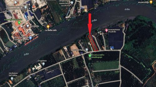 Land for sale, already filled, 1 rai, 2 ngan, 60 square wah, next to the Tha Chin River, with title deed, Krathum Baen, Samut Sakhon, near Central Salaya. Central Mahachai
