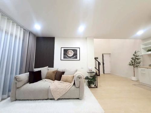 อีสต์วูด พาร์ค อ่อนนุช 36✅ ห้อง Duplex 2 ห้องนอน ขนาดใหญ่ ใกล้ BTS & MRT เดินทางสะดวก