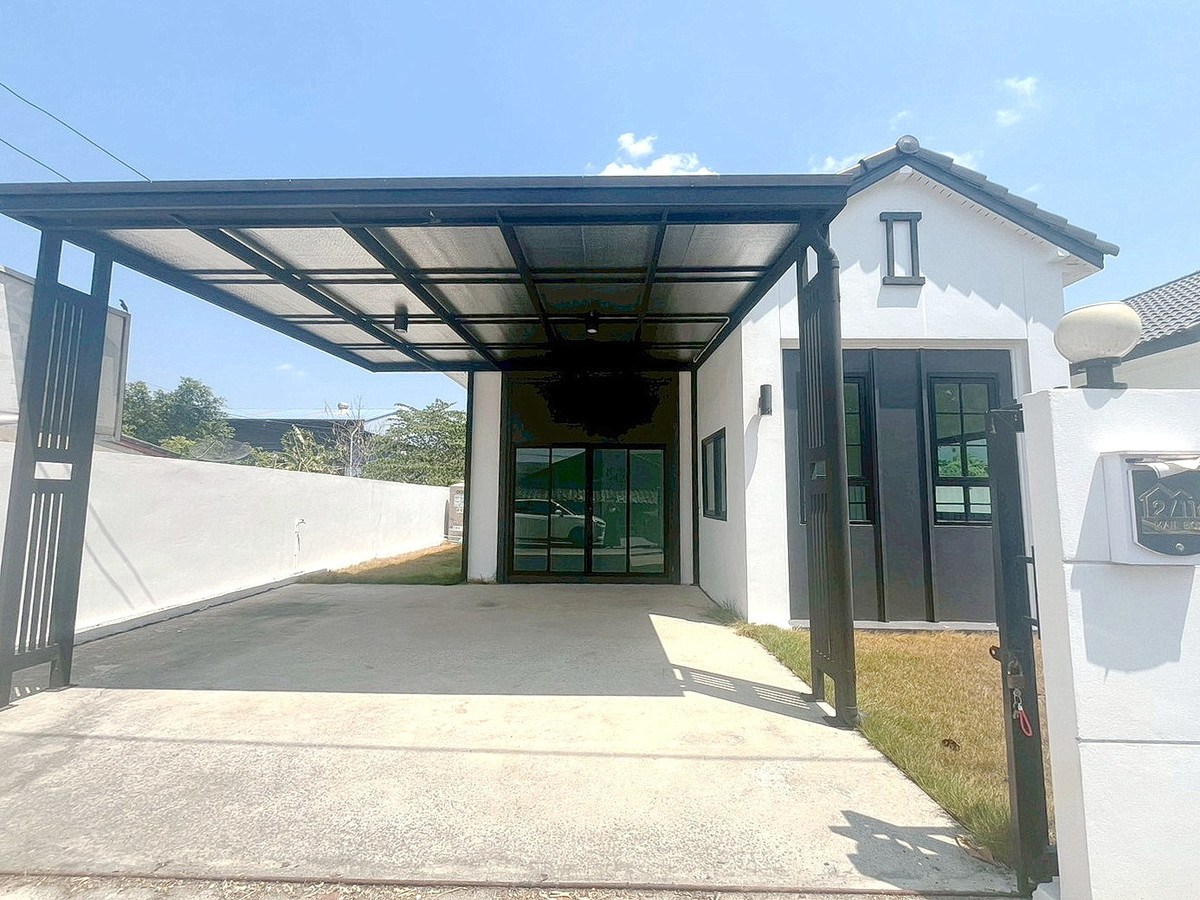 1-story semi-detached house, area 42.7 sq m, self-built house, Soi Khlong Si, Khlong Luang Road, Khlong Si Subdistrict, Khlong Luang District, Pathum Thani Province. 1-story semi-detached house, area 42.7 sq m, self-built house, Soi Khlong Si, Khlong Luang Road, Khlong Si Subdistrict, Khlong Luang District, Pathum Thani Province.