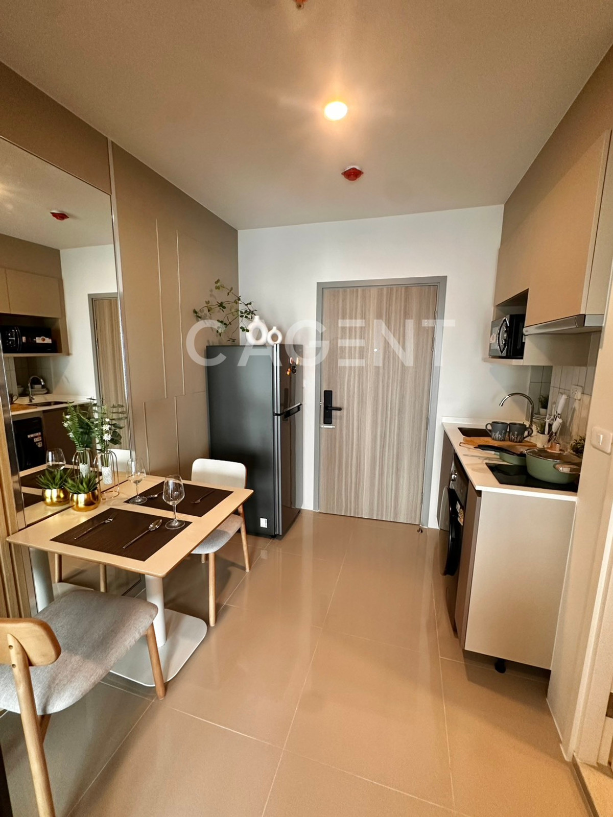 Escent Nakhon Sawan (Escent Nakhon Sawan) Mixed use condo, 19 floors, in the heart of Nakhon Sawan.