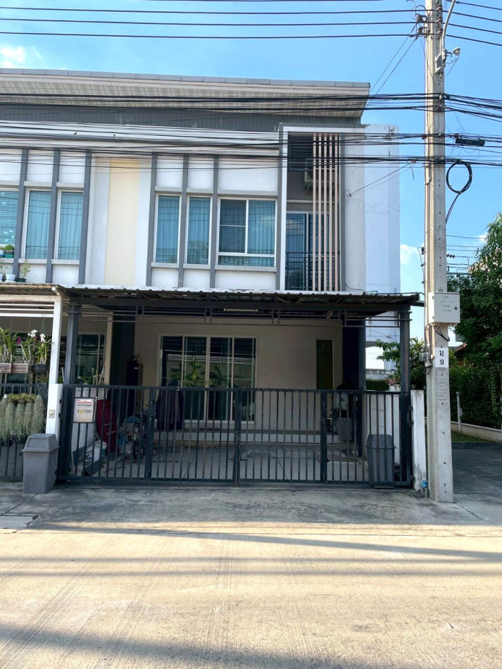 Two-story corner townhome for sale in Pleno Tiwanon-Chaengwattana, Pakkret, Nonthaburi. Two-story corner townhome for sale in Pleno Tiwanon-Chaengwattana, Pakkret, Nonthaburi.