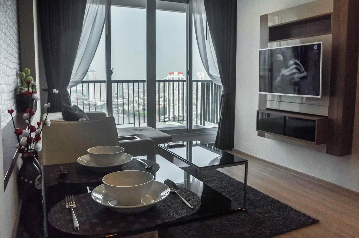 SL158/ให้เช่าคอนโด RHYTHM SATHORN ห้องตำแหน่งพิเศษที่หาได้ยากมาก หนึ่งชั้นมีเพียง 1 ห้องเท่านั้นที่ได้วิวโค้งแม่น้ำ – รูปที่ 4
