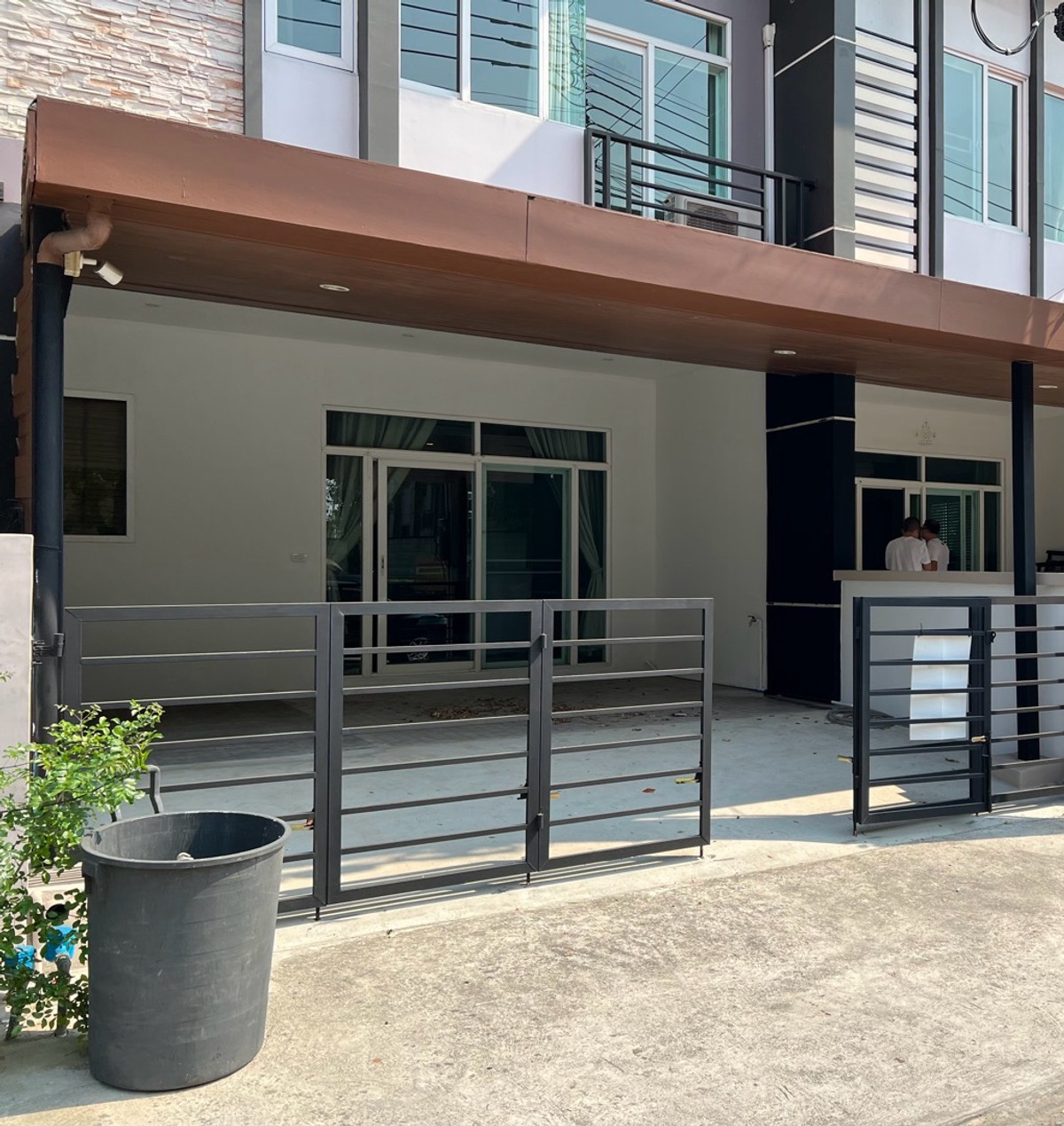 2-story townhouse for rent, Gusto Town Home Ramkhamhaeng project, usable area 132 sq m., 3 bedrooms, 3 bathrooms.