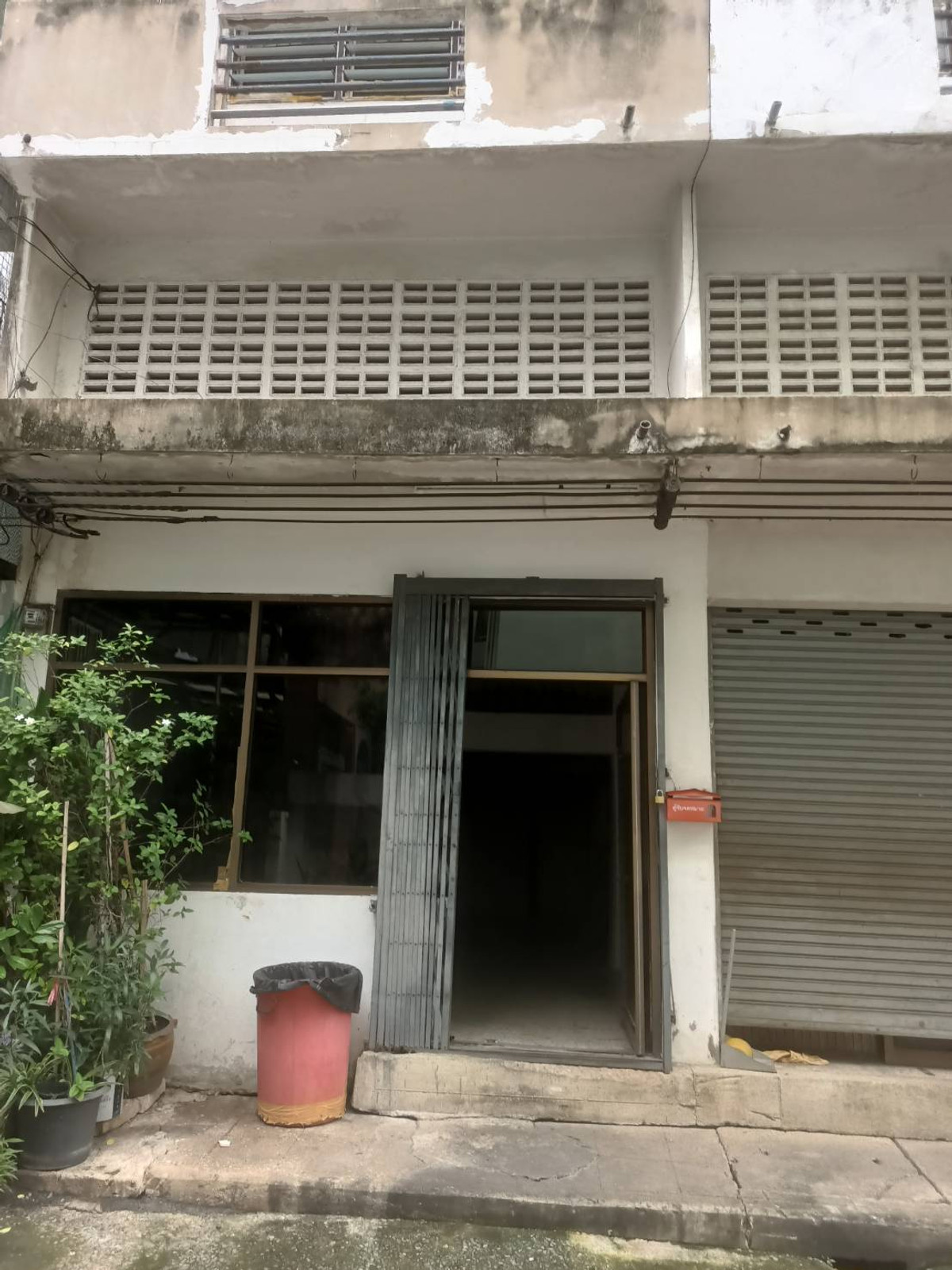 🏢 ขายด่วน! อาคารพาณิชย์ 4 คูหาตีทะลุ ปิ่นเกล้า มี 4 ชั้น+ชั้นลอย พื้นที่กว่า 1,300 ตร.ม. ทำเลศูนย์กลางฝั่งธนฯ-พระนคร! – รูปที่ 4