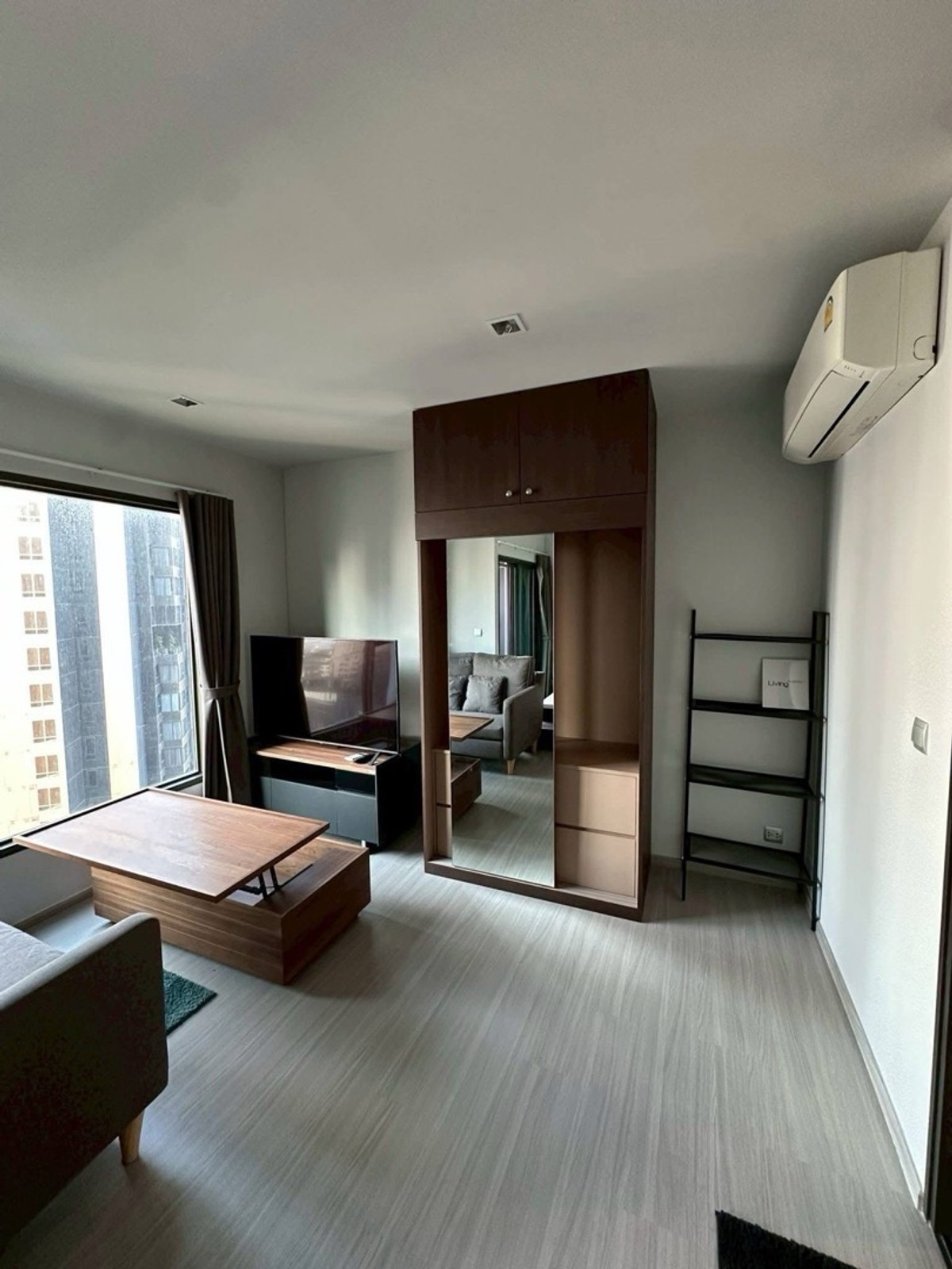 For Rent : ไลฟ์ อโศก-พระราม 9 1ห้องนอน 1ห้องน้ำ ห้องสวย เฟอร์นิเจอร์ครบ พร้อมเข้าอยู่