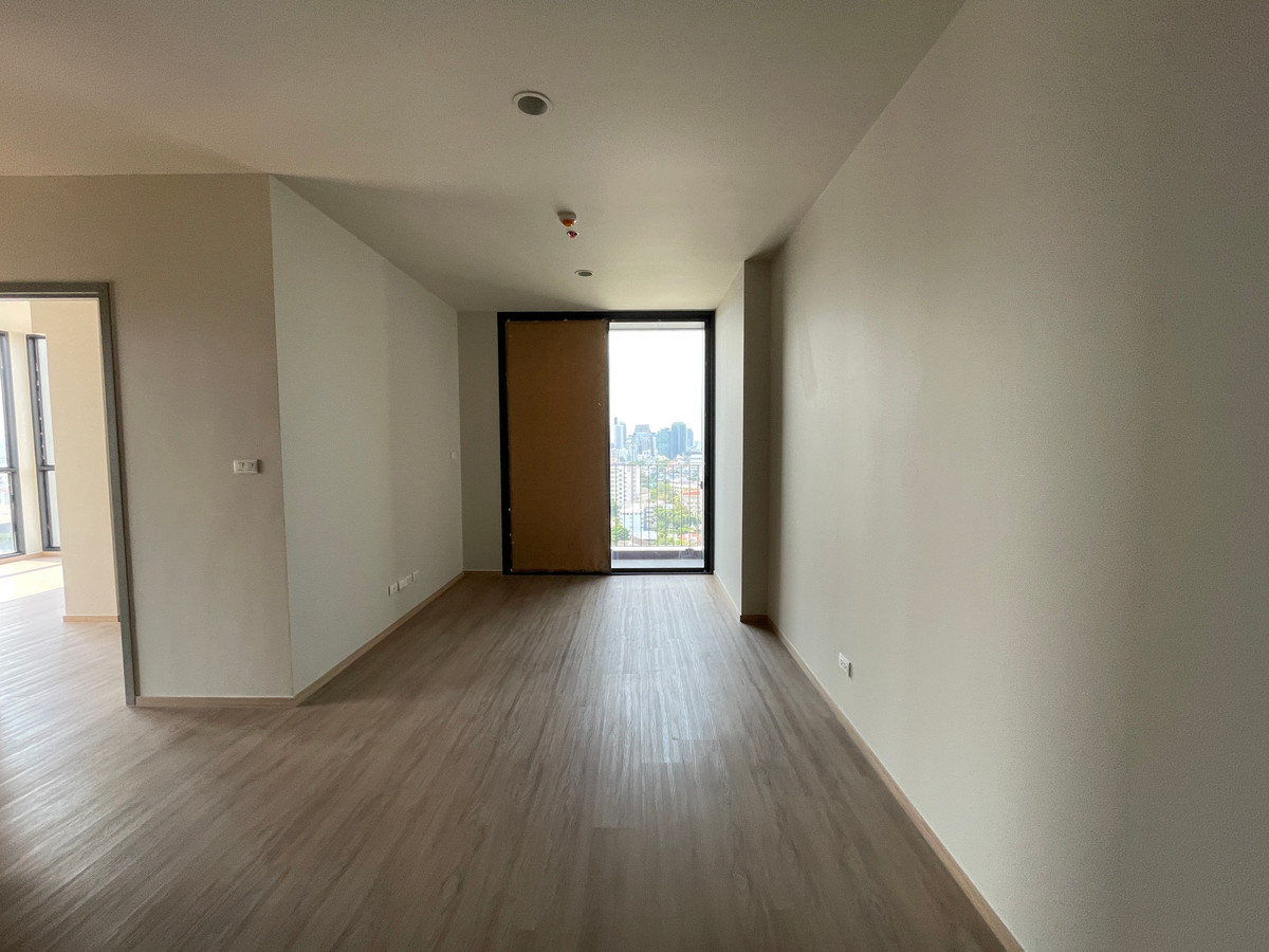[HOT UNIT] The Issara Sathorn 2BR ชั้นสูง วิวเมืองทิศตะวันออก ที่จอดรถ 100% ใกล้ Market Place นางลิ้นจี่ ฟังก์ชันครบ บนทำเล Rare Item ถนนจันทน์-สาทร ตอบโจทย์คนทำงานสีลม-สาทร พร้อมส่วนกลางระดับ Luxury ที่ออกแบบมาเพื่อการพักผ่อนอย่างแท้จริง