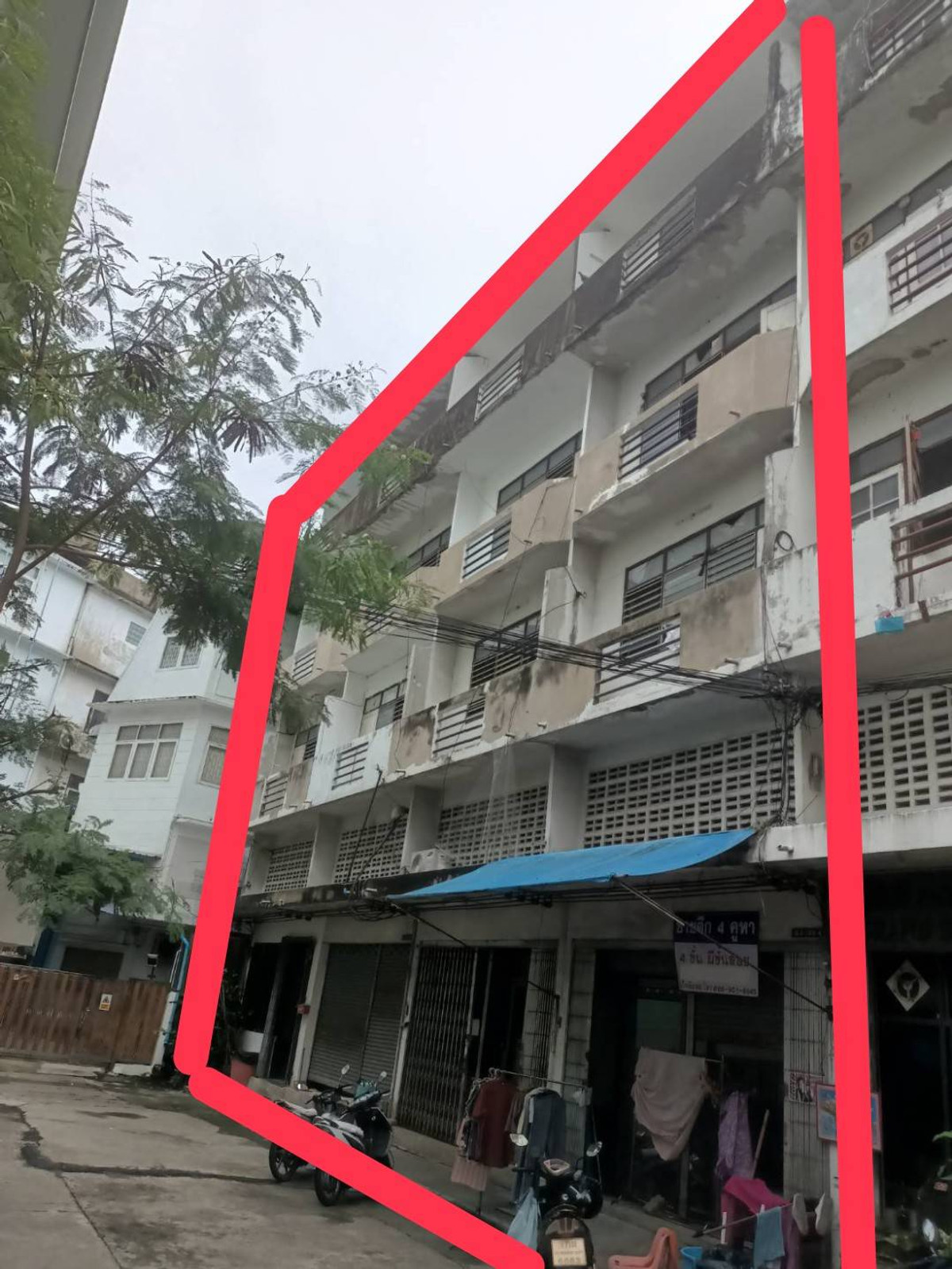 🏢 ขายด่วน! อาคารพาณิชย์ 4 คูหาตีทะลุ ปิ่นเกล้า มี 4 ชั้น+ชั้นลอย พื้นที่กว่า 1,300 ตร.ม. ทำเลศูนย์กลางฝั่งธนฯ-พระนคร!