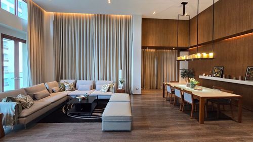 (For Rent) The Crest Ruamrudee – Large Family-Sized Residence near BTS Phloen Chit Spacious layout in Soi Ruamrudee, fully furnished and ready to move in. A quiet residential oasis in prime central Bangkok.