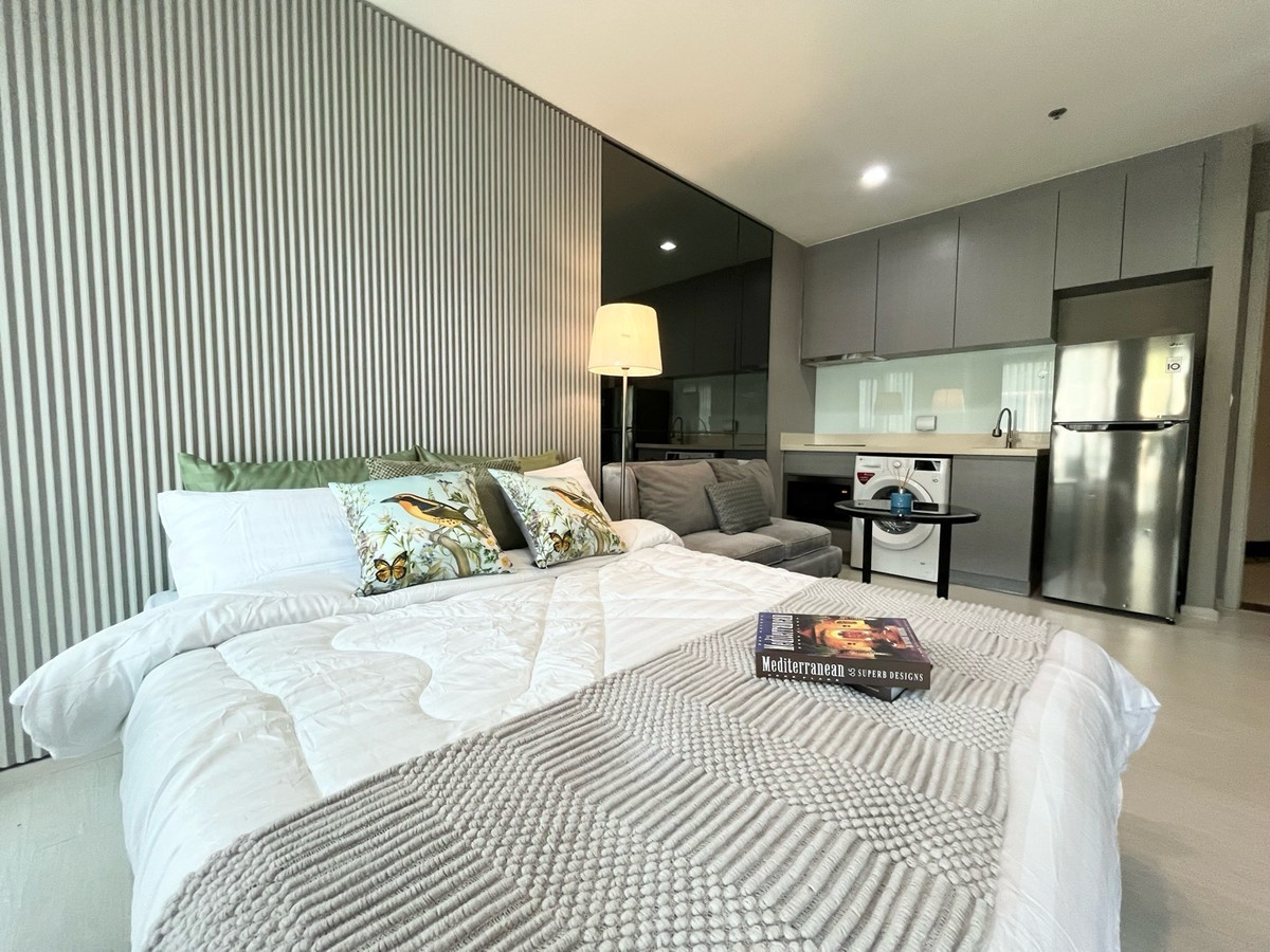 HOT DEAL!!! Rhythm Sukhumvit 36-38 ✨ Fully Furnished Studio | Ready to Move In