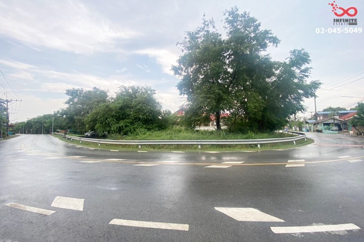 Empty land for sale, already filled in, corner plot 100 square meters, Mittraphap Road, Mueang District, Saraburi Province. Empty land for sale, already filled in, corner plot 100 square meters, Mittraphap Road, Mueang District, Saraburi Province.