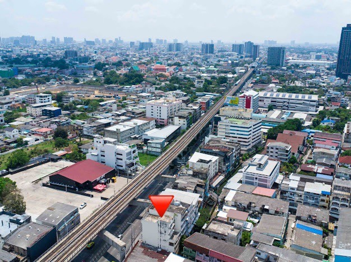 ทำเลการค้าติดแนวรถไฟฟ้าMRT!!! เหมาะทำออฟฟิศ คลังสินค้า  ขายตึกแถว 4.5  ชั้น2 คูหา 33 ตรว. ติดถนน จรัญสนิทวงศ์ ทำเลดี ใกล้แยกปิ่นเกล้า ราคาพิเศษ!!