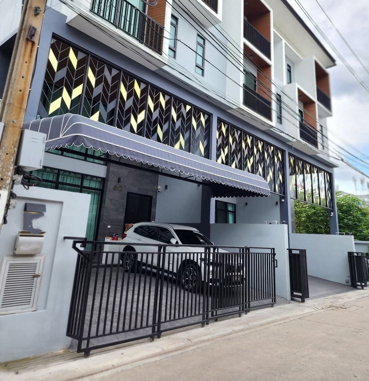 ให้เช่าโฮมออฟฟิศ 4 ชั้น ตกแต่งสวยLuxury พร้อมเข้าอยู่ ถนนลาดพร้าว-วังหิน แอร์เฟอร์นิเจอร์ครบ มี4ห้องนอน(1ห้องนอนล่าง)4ห้องน้ำในตัวทุกห้อง เช่า100,000บาท/เดือน ให้เช่าโฮมออฟฟิศ 4 ชั้น ตกแต่งสวยLuxury พร้อมเข้าอยู่ ถนนลาดพร้าว-วังหิน แอร์เฟอร์นิเจอร์ครบ มี4ห้องนอน(1ห้องนอนล่าง)4ห้องน้ำในตัวทุกห้อง เช่า100,000บาท/เดือน