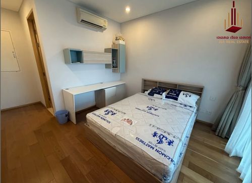 ✨ For Rent: The Breeze Narathiwas Condo ✨  💰 Only 20,000 THB/month
