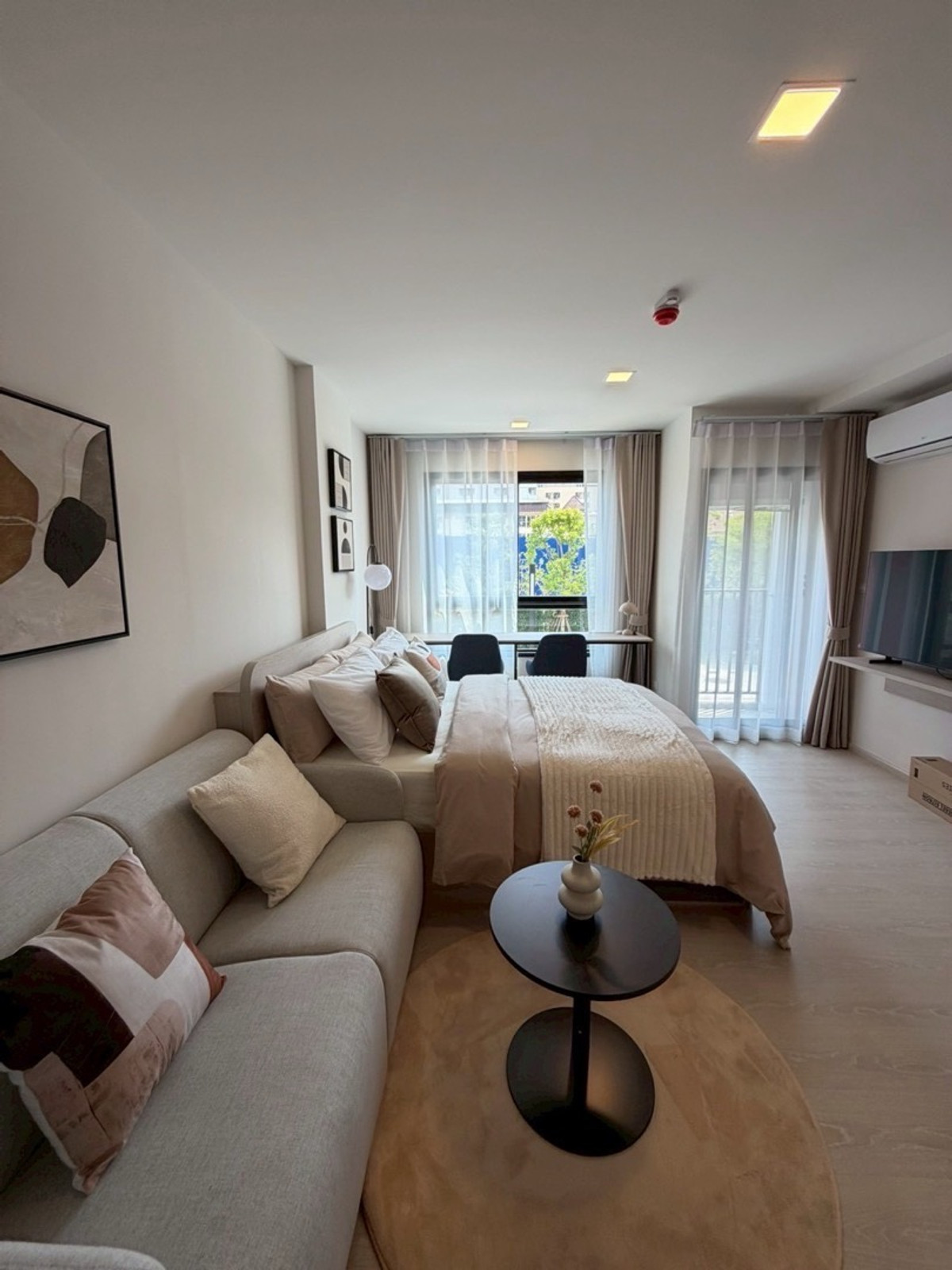 🏢 dcondo Vivid Rangsit suitable for both living and investing, renting out. 📍Studio size 25.24 sq m. 🛋 Fully decorated, move in immediately.