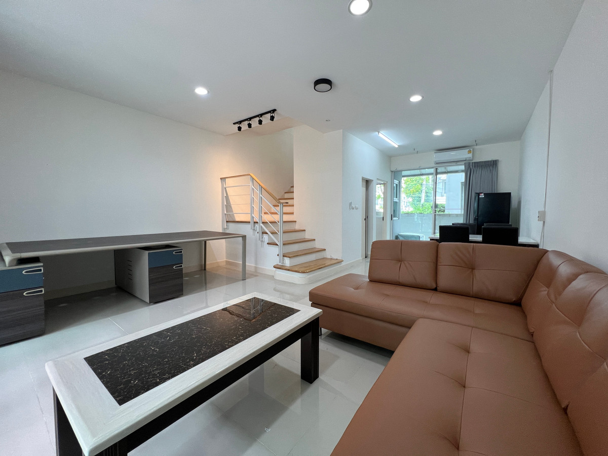 Townhome for sale, Baan Klang Muang, Rama 9, Ramkhamhaeng, 3 bedrooms, 4 bathrooms, near MRT Orange Line, near Khlong Saen Saep Pier. Townhome for sale, Baan Klang Muang, Rama 9, Ramkhamhaeng, 3 bedrooms, 4 bathrooms, near MRT Orange Line, near Khlong Saen Saep Pier.