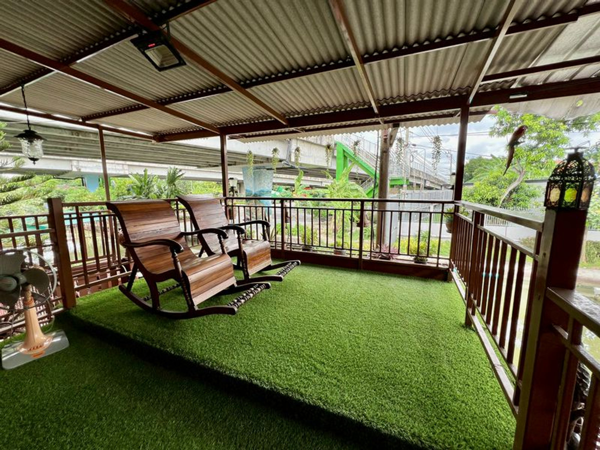 For sale/for rent🌿 Rare item 🤩 Thai style wooden house by the water since the reign of King Rama 5✨