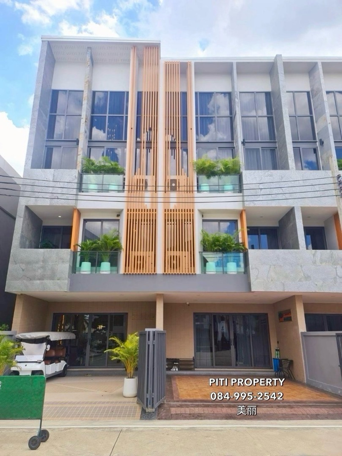 🚩Luxury home office for sale in Phatthanakan-On Nut area. ✅Cheaper than project 3.5 floors 248 sq m. 24.8 sq m. 🔹3 bedrooms, 4 bathrooms🔹 Parking for 2 cars in the house🔹Selling price 15,000,000 baht 🚩Luxury home office for sale in Phatthanakan-On Nut area. ✅Cheaper than project 3.5 floors 248 sq m. 24.8 sq m. 🔹3 bedrooms, 4 bathrooms🔹 Parking for 2 cars in the house🔹Selling price 15,000,000 baht