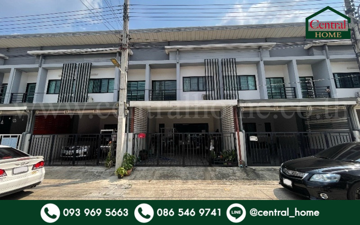 Townhouse Ingtown Tiwanon, good location, beginning of the alley, ready to move in, cheap price.