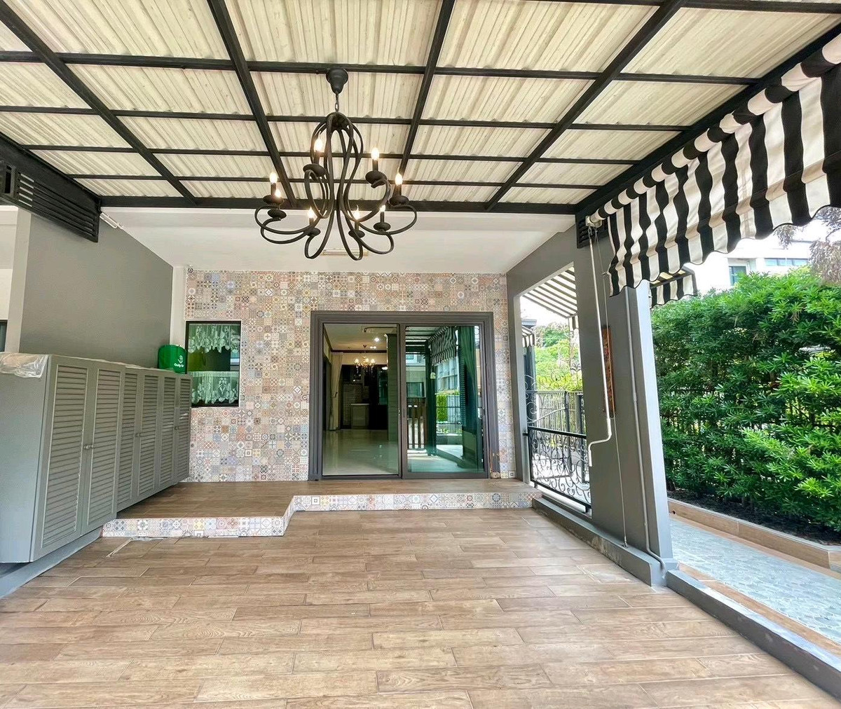 ขาย ทาวน์โฮม 3 ชั้น ซื้อขายต่ำกว่าประเมินโครงการ Landmark Ekamai-Ramindra – รูปที่ 3