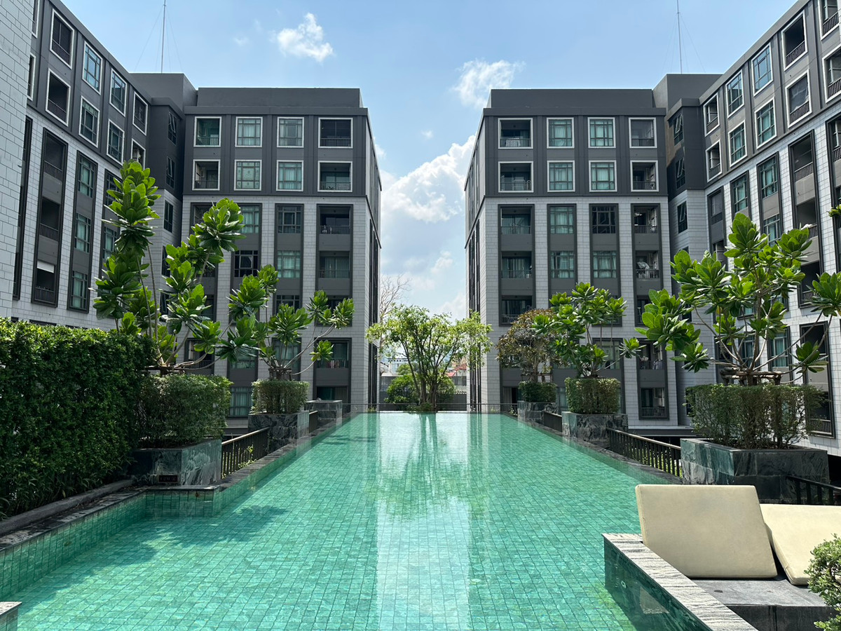 Great-value condo in a prime business district! For sale: Maestro 19 Ratchada 19 condominium, 34.57 sq.m., 2nd floor, conveniently connected to Ladprao & Ratchada roads, near MRT. Great-value condo in a prime business district! For sale: Maestro 19 Ratchada 19 condominium, 34.57 sq.m., 2nd floor, conveniently connected to Ladprao & Ratchada roads, near MRT.