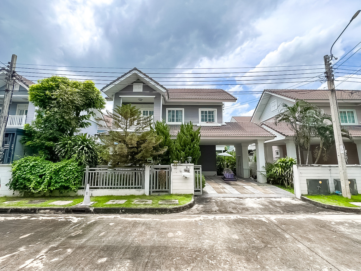 Single house for sale, luxury project from Sansiri. Single house for sale, luxury project from Sansiri.