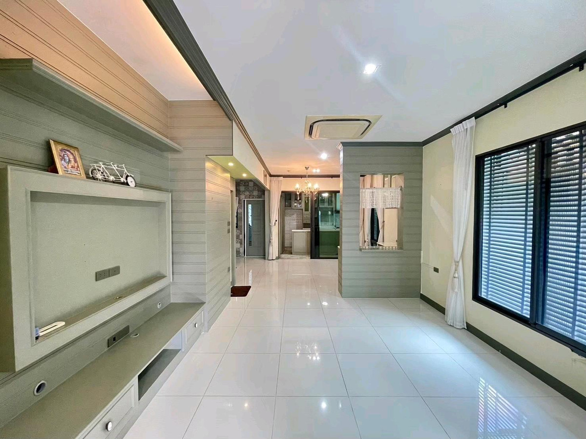 ขาย ทาวน์โฮม 3 ชั้น ซื้อขายต่ำกว่าประเมินโครงการ Landmark Ekamai-Ramindra – รูปที่ 2