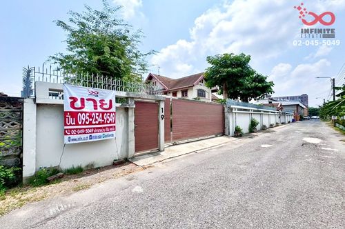 ขายบ้านเดี่ยว 2 ชั้น เนื้อที่ 304 ตารางวา ถนนพหลโยธิน ซอยพหลโยธิน 46/1 ใกล้แยกวงเวียนหลักสี่