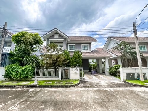 Single house for sale, luxury project from Sansiri.