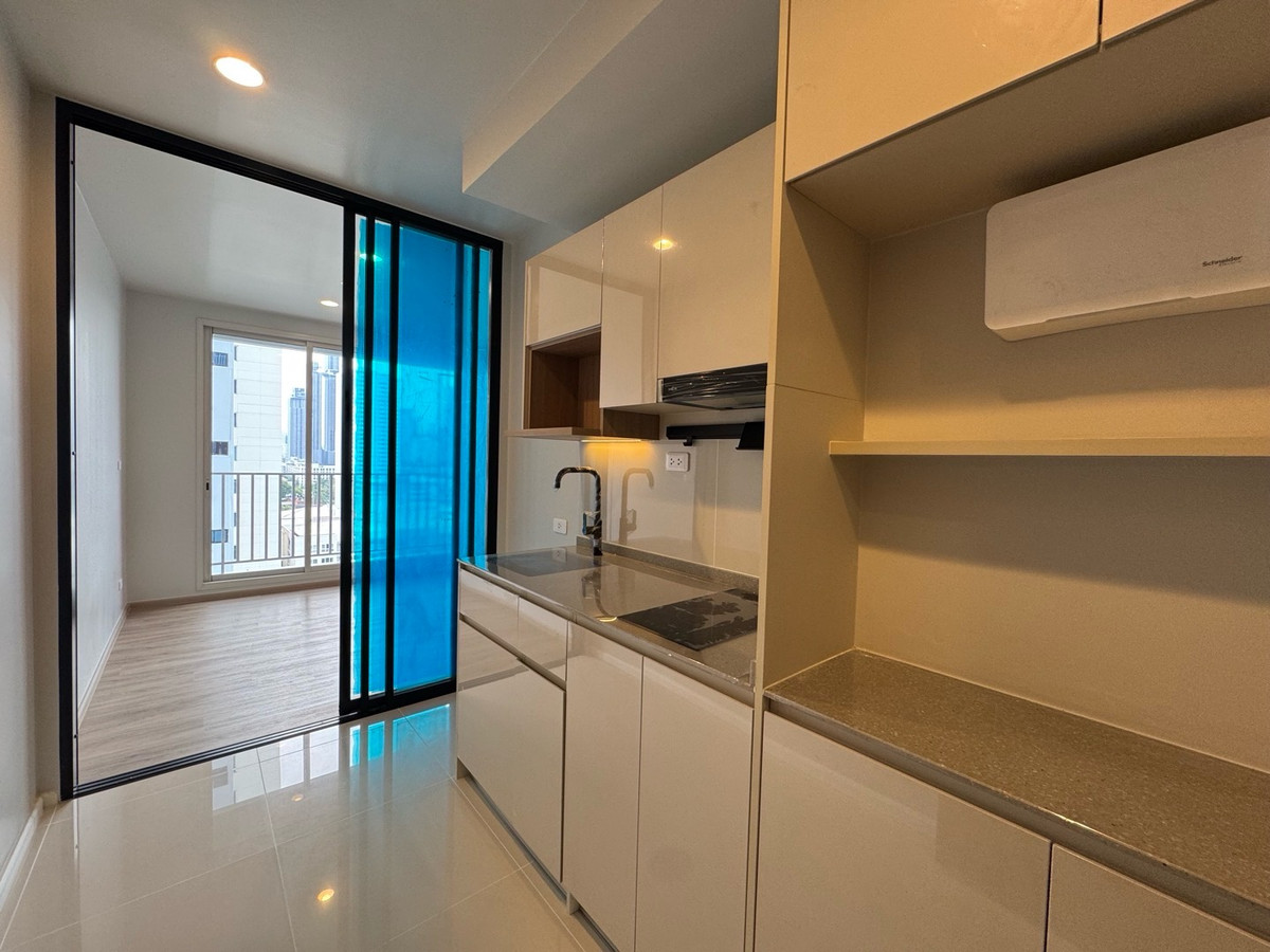 Not your typical Thonglor condo 🔥
Culture Thonglor 2Bed | 51.50 sq.m.
💰 8.09 MB 📲 Phat 064-642-8664 Not your typical Thonglor condo 🔥
Culture Thonglor 2Bed | 51.50 sq.m.
💰 8.09 MB 📲 Phat 064-642-8664