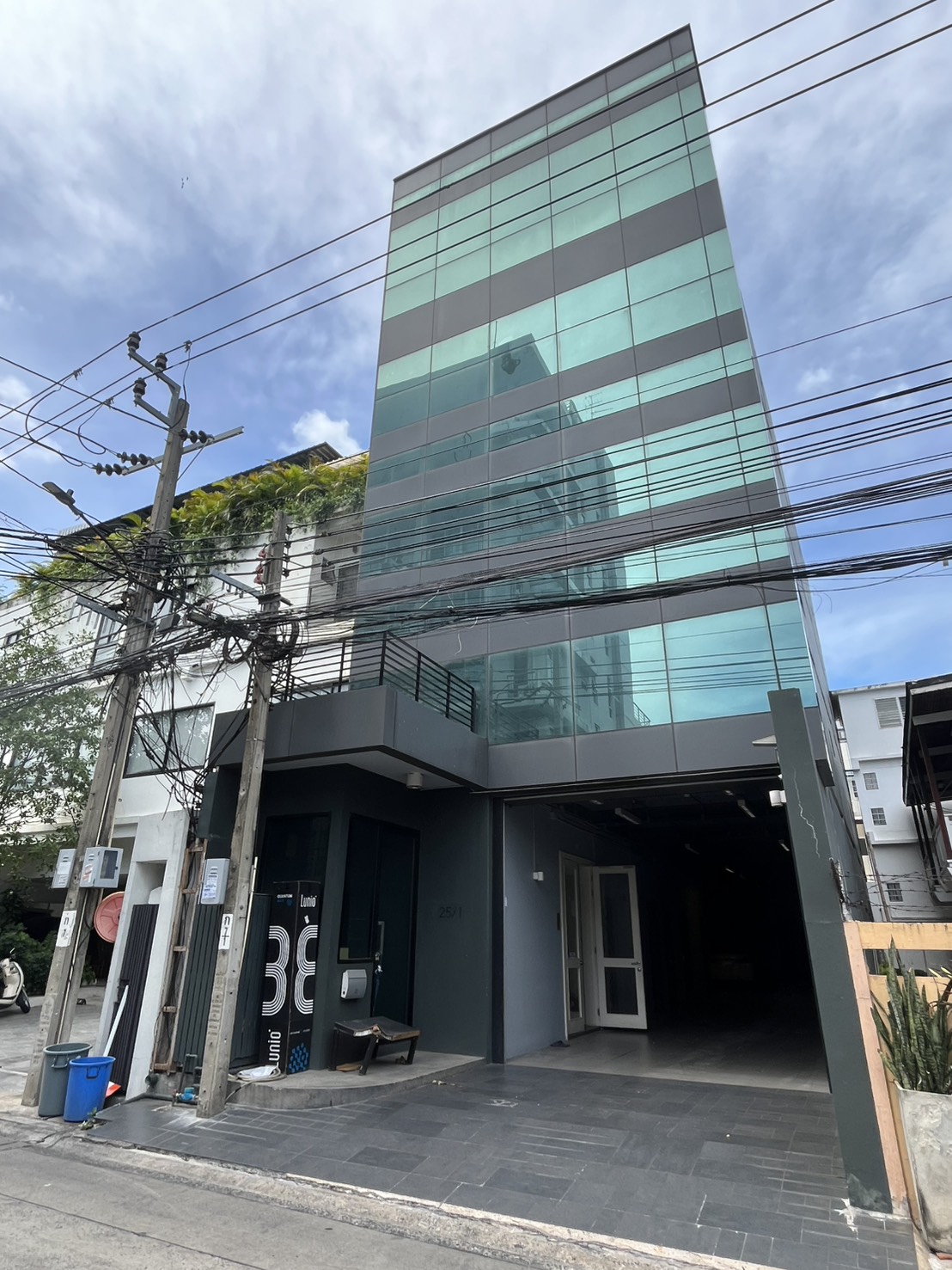 ปล่อยเช่า 🏬 อาคาร 5 ชั้น พื้นที่ 900 ตรม มีลิฟท์ ⛳  ทองหล่อ 23