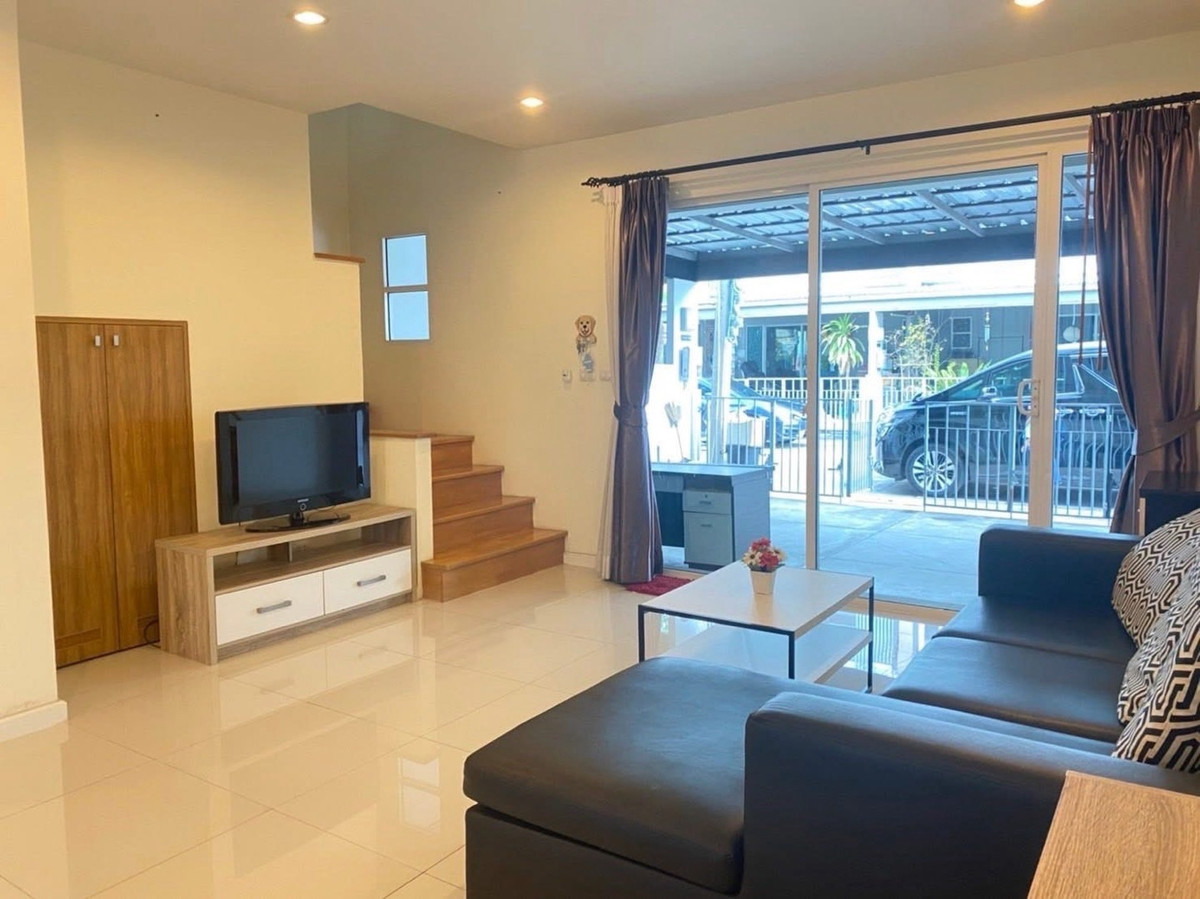 Townhome for rent, 3 floors, 20.10 sq m, width 5.5 sq m, 3 bedrooms, 3 bathrooms, Patio Pattanakarn 38 🔥 Pets accepted🐱💰 30,000 baht/month