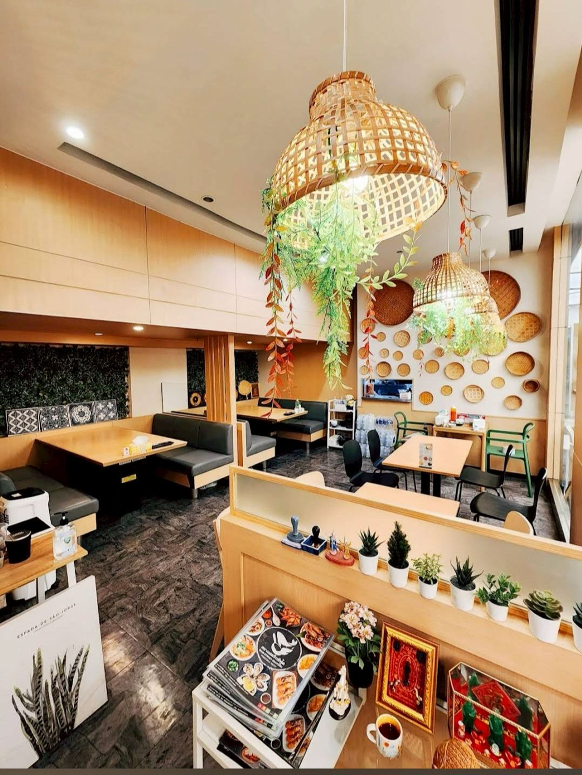 Space for Rent Asok Main Road Ideal for Restaurant F&B Business Space for Rent Asok Main Road Ideal for Restaurant F&B Business