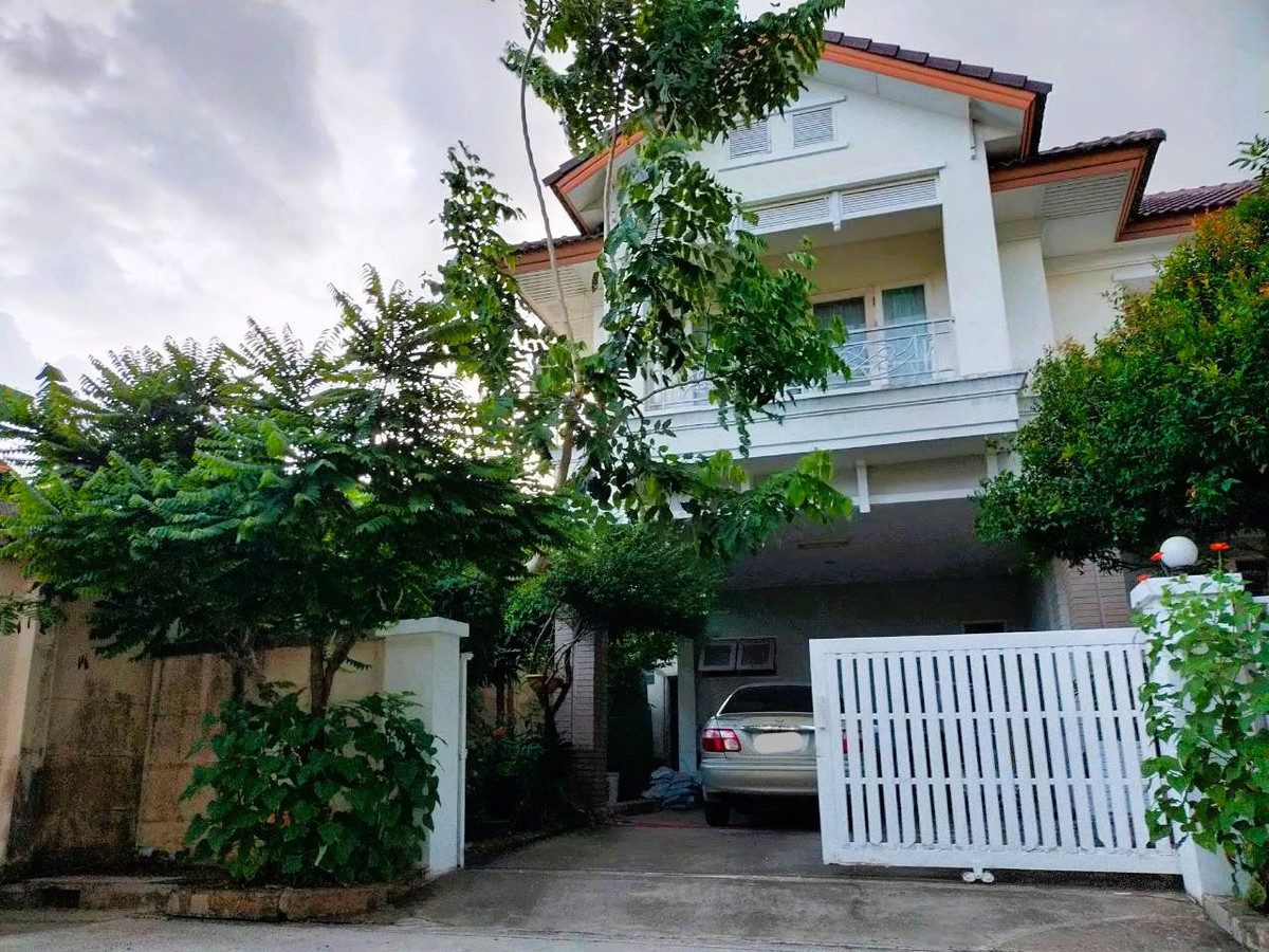 Detached house in a rare location! Not deep inside the alley!! Village entrance less than 1 km from Kanchanaphisek Road. For sale: Single house, 53.5 sq.wah, Plai Bang Road area, near U-turn, Wat Sri Prawat & Wat Sri Rueang Boon, Bang Kruai, Nonthabur – รูปที่ 2
