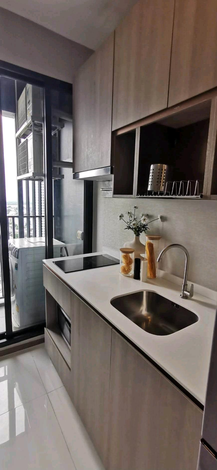 ให้เช่า KnightsBridge Prime Onnut ✨ ห้องแต่งสวย ชั้น 41 วิวแม่น้ำแบบ High Floor! 🌊 🚆 ทำเลอ่อนนุช ใกล้ BTS เดินทางเข้าเมืองสะดวก พร้อมส่วนกลางจัดเต็มสไตล์คอนโดระดับ Luxury  ━━━━━━━━━━━━━━  🏠 รายละเอียดห้อง • ขนาด 27 ตร.ม. • 1 ห้องนอน | 1 ห้องน้ำ • ชั้น  – รูปที่ 3