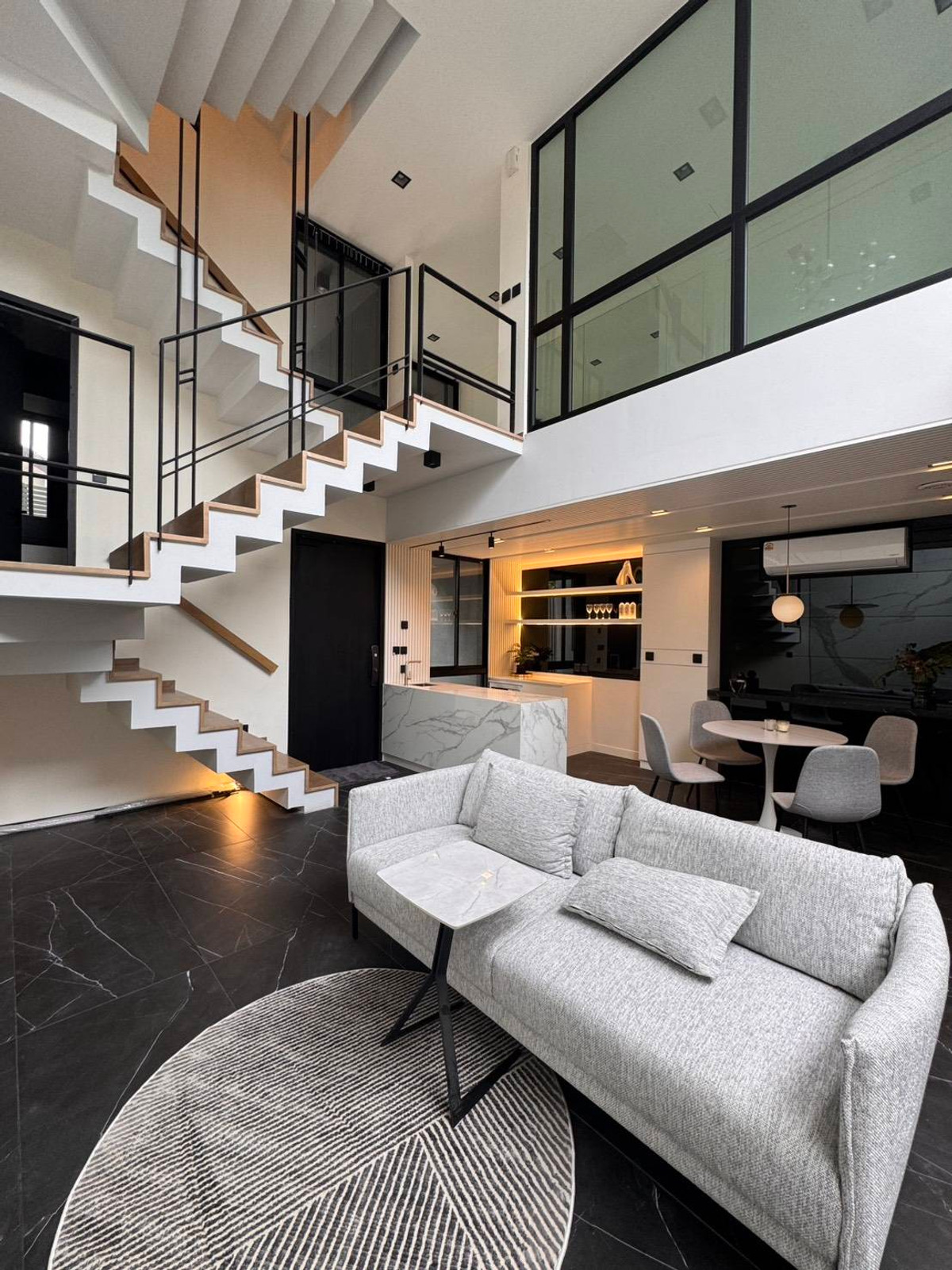 Townhome for Sale Ratchada Near MRT Ratchada Fully Furnished Ready to Move In