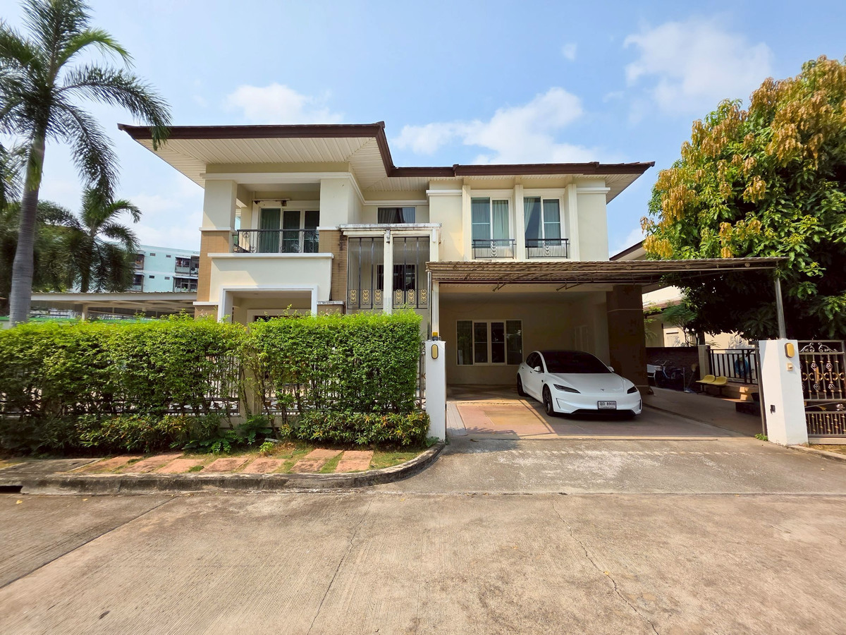 Large detached house for sale (corner house), area 152 sq m. The Palazzo Rama 3 - Suksawat. Large detached house (corner house), area 152 square wa, 350 square meters, 4 bedrooms, 5 bathrooms + maids bedroom and bathroom + small house with ensuite bathroo