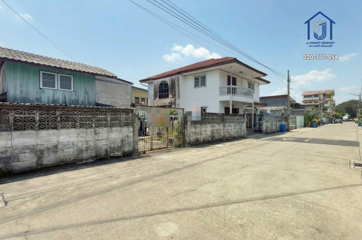 Land for sale with building, 35 square meters, Pin Charoen Village 2, Soi Saranakhom 35, Songprapa Road, near Don Mueang Airport. Red Line Land for sale with building, 35 square meters, Pin Charoen Village 2, Soi Saranakhom 35, Songprapa Road, near Don Mueang Airport. Red Line