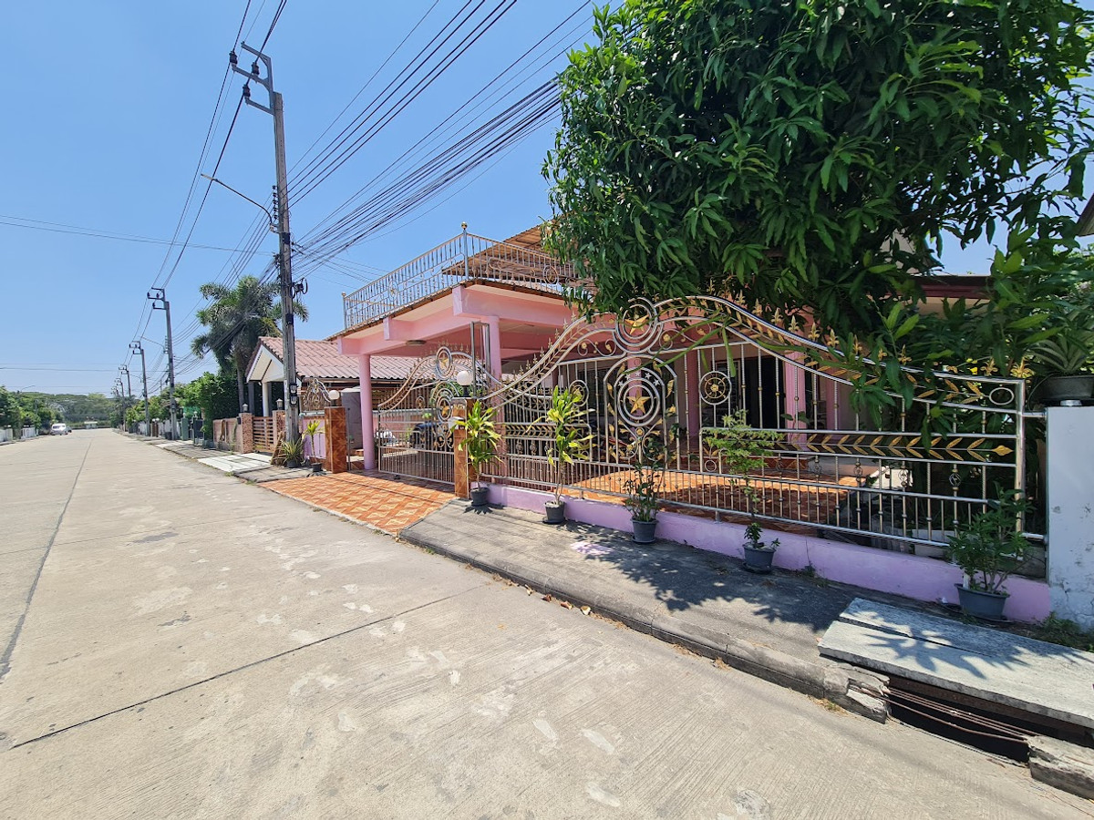 Single house for sale Baan Piam Phirom Resort, area 89.3 sq m, Mitmaitri Road, Khu Sai, Nong Chok District
