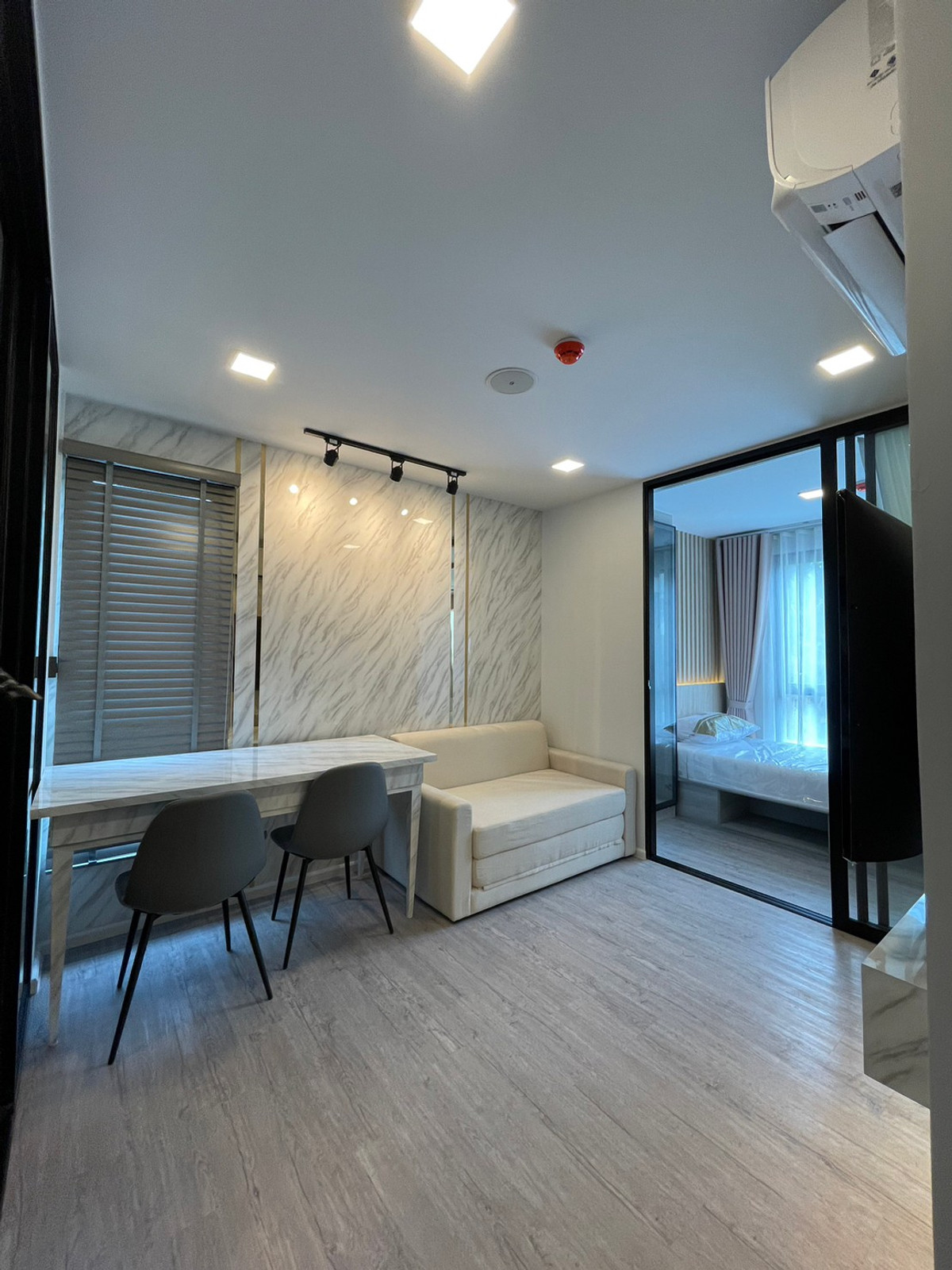 -For sale, 2 bedrooms, ready to move in, Building D, 3rd floor, swimming pool view, size 35.15 sq m. -For sale, 2 bedrooms, ready to move in, Building D, 3rd floor, swimming pool view, size 35.15 sq m.