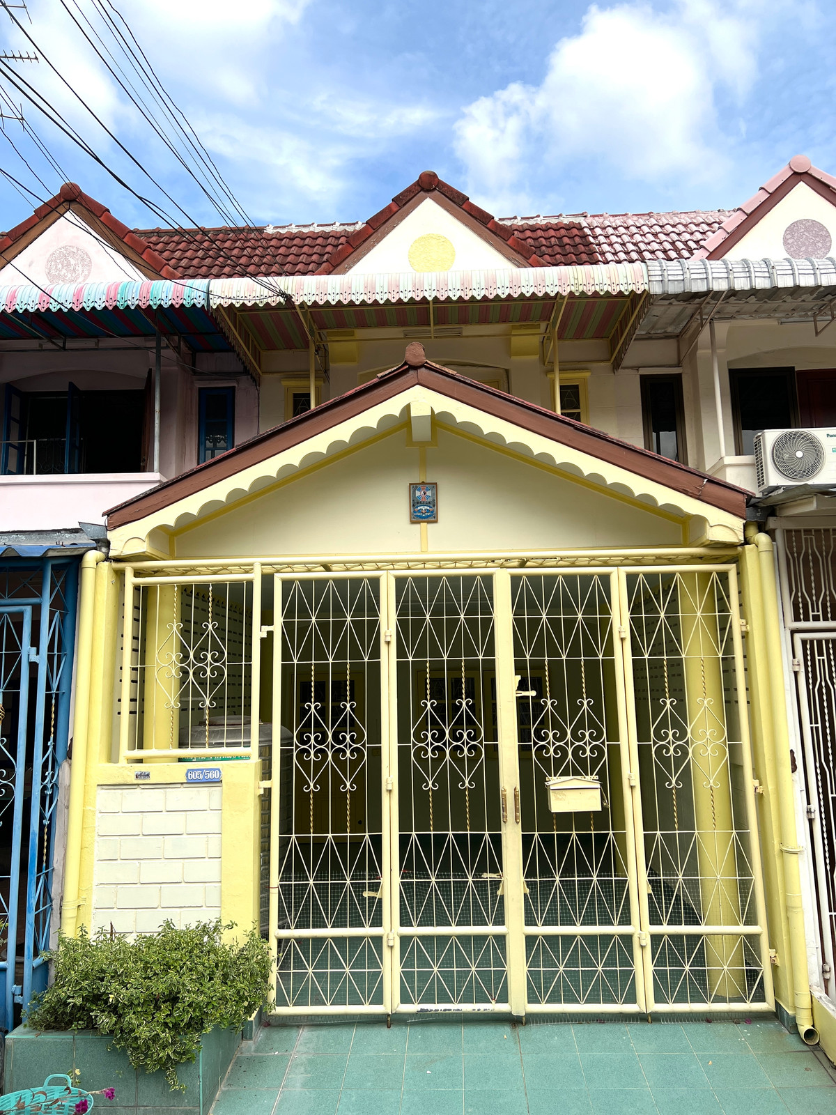 ให้เช่าบ้านเพชรเกษม 92/2 จ.กรุงเทพฯ 3 ห้องนอน 2 ห้องน้ำ 1 ห้องนั่งเล่น 1 ที่จอดรถ พร้อมอยู่ ทำเลดี ให้เช่าบ้านเพชรเกษม 92/2 จ.กรุงเทพฯ 3 ห้องนอน 2 ห้องน้ำ 1 ห้องนั่งเล่น 1 ที่จอดรถ พร้อมอยู่ ทำเลดี