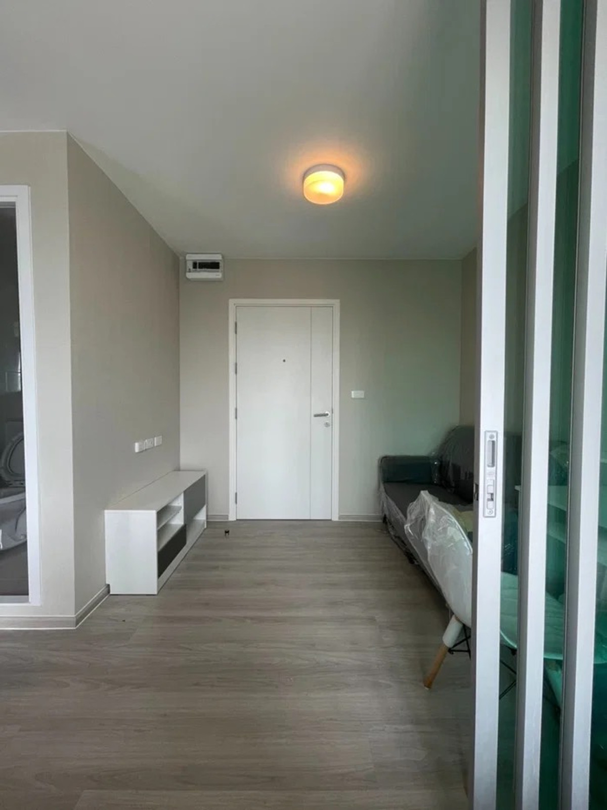(รหัส S5480) ขายคอนโด โครงการ Plum Condo Ram 60 Interchange : พลัมคอนโด ราม 60 อินเตอร์เชนจ์ // คอนโดติด MRT เดินทางสะดวก ใกล้ The Mall บางกะปิ – รูปที่ 2