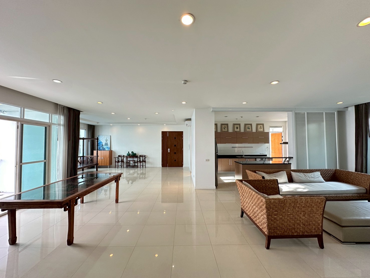 ให้เช่าคอนโดไซส์ใหญ่พิเศษ The Verandah (เดอะ เวอร์รันด้า) อโศก-สุขุมวิท 4 ห้องนอน 350 ตร.ม. ใกล้ BTS อโศก ให้เช่าคอนโดไซส์ใหญ่พิเศษ The Verandah (เดอะ เวอร์รันด้า) อโศก-สุขุมวิท 4 ห้องนอน 350 ตร.ม. ใกล้ BTS อโศก