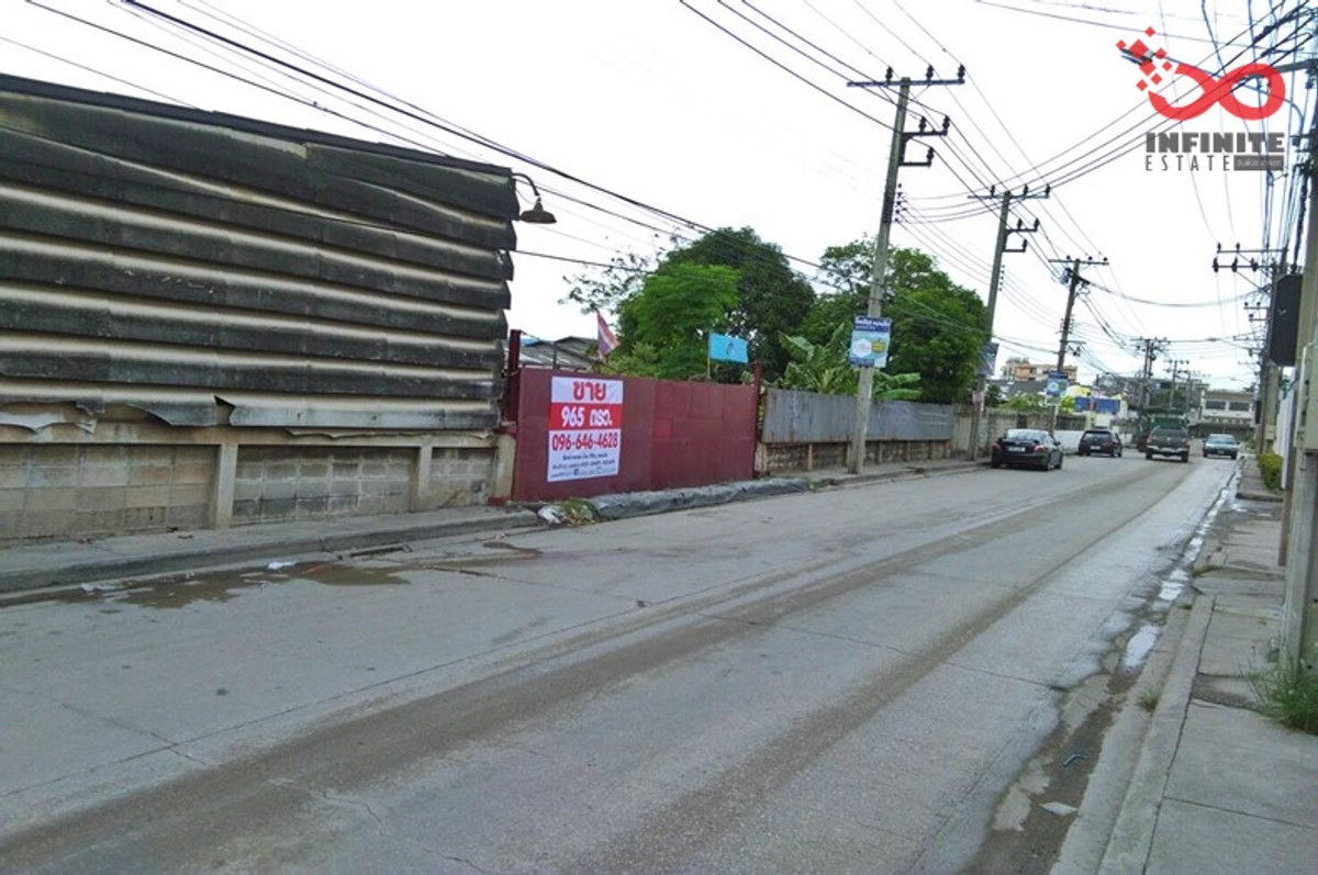 Land for sale, purple area, 965 sq m, Suksawat 92, near Bangna - Rama 2 expressway.
