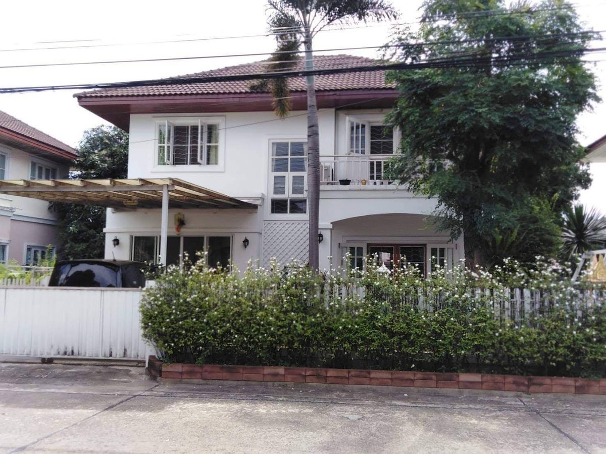 ขายบ้านเดี่ยว 2 ชั้นหมู่บ้านสโรชา การ์เด้นวิลล์ ลำลูกกา คลอง 5 เนื้อที่ 72 ตารางวา 4 ห้องนอน 2 ห้องน้ำ