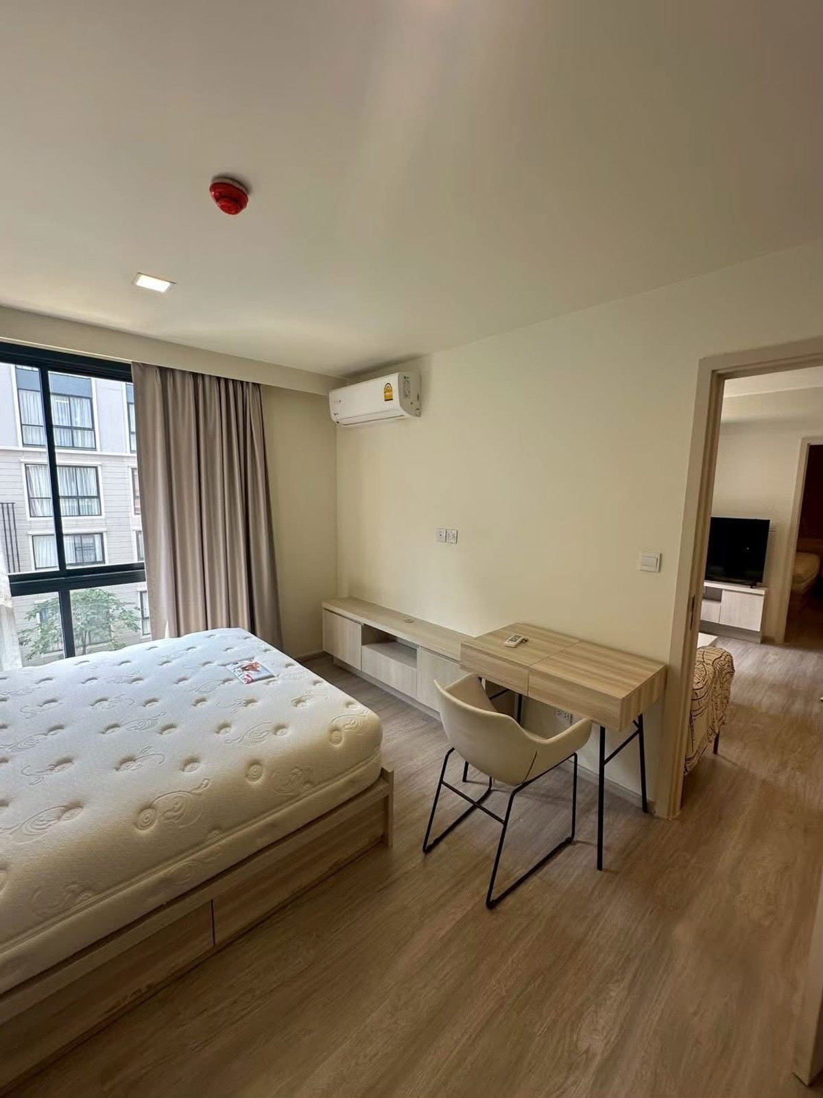 ♻️ For Rent ปล่อยเช่า  Maestro 03 Ratchada - Rama 9 (มาเอสโตร 03 รัชดา - พระราม 9) -ห้องใหญ่ วิวสระ 2 bed Add Line 🆔 : @glorious1 โทร 099 498 2461 Golf (กอล์ฟ) – รูปที่ 3