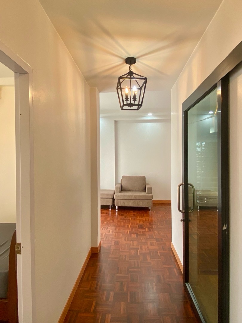 Condo for sale that allows pets Near three train lines, near international schools.